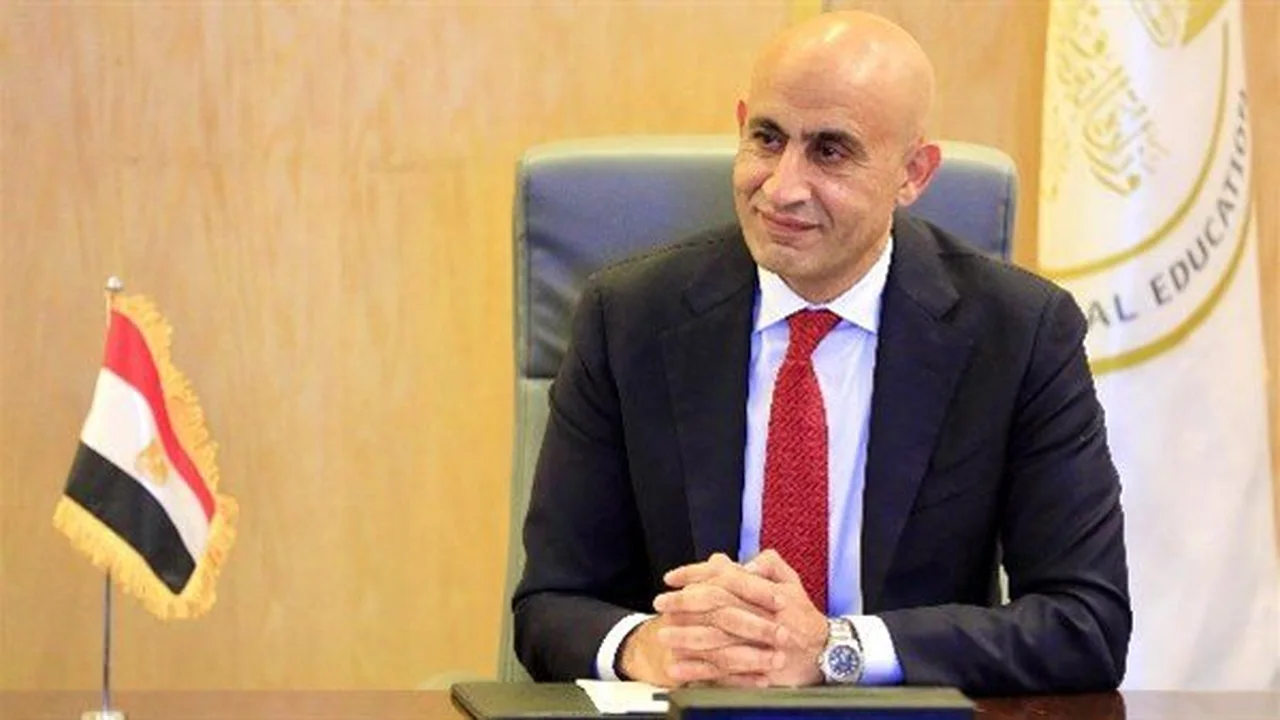 ما حقيقة تعطيل الدراسة في مصر غدًا بسبب العاصفة الترابية وقرار المحافظين؟